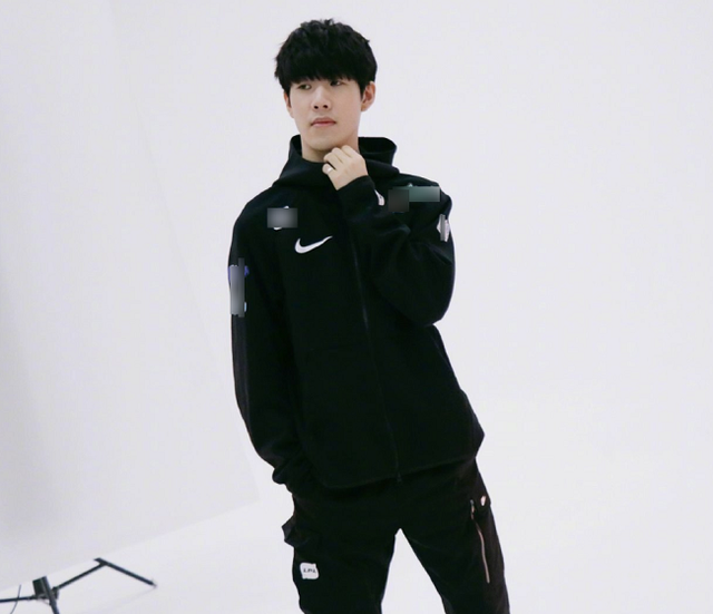 DK正式公布大名单：上路Burdol+Hoya